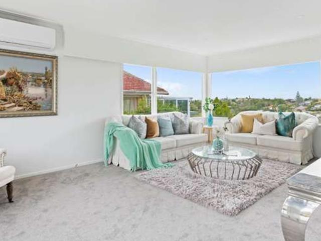 20 Woodcote Drive, Glenfield, North Shore City