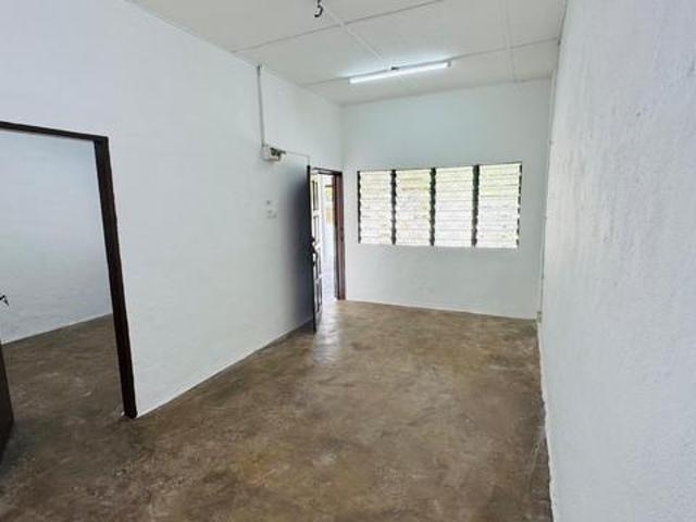 20 x 75 Basic Single 1 Storey Landed House Taman Bukit Kuchai Puchong