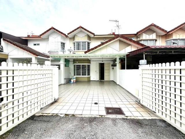 20 x 70 GATED GUARDEDDouble Storey Taman Putra Prima Puchong
