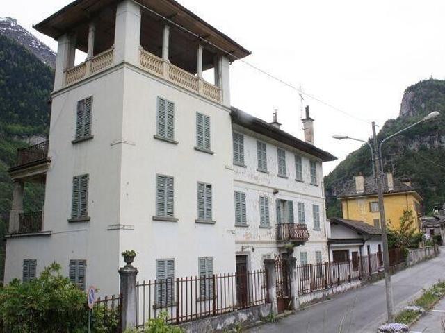 House with 30.5 rooms on sale in Varzo 1 000 m² | dreamo. Ch