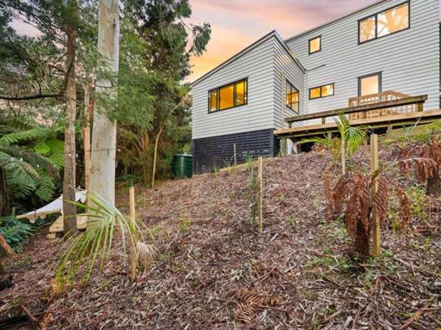 20 Zingaro Place, Massey, Waitakere City