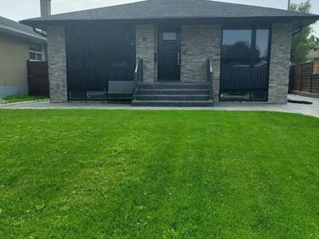 20 Bradbury Crescent, Toronto, ON, M9C 4B2 house for sale | Listing ID W12200 | Royal LePage
