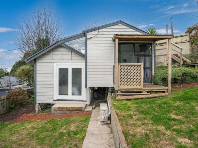 20 Byron Street, Mornington, Dunedin City