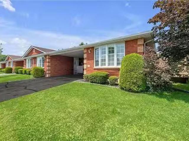 20 Courtland DriveUnit #12, Brantford, ON, N3R 7Y2 townhouse.