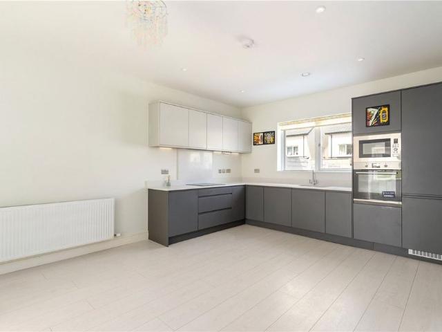 20 Clay Farm Green, Leopardstown, Dublin 18