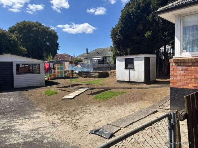 20 Clyde Road, 10693, Manukau City
