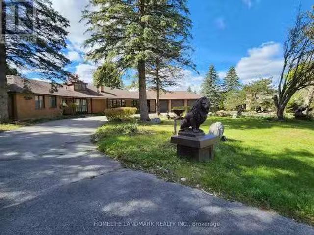 20 Executive Drive, Whitchurch Stouffville, ON, L4A 2C9 hous.