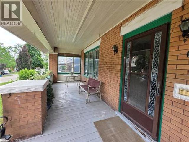 20 Fairview Avenue, Kitchener, ON, N2H 3E8 house for sale | Listing ID 40843 | Royal LePage