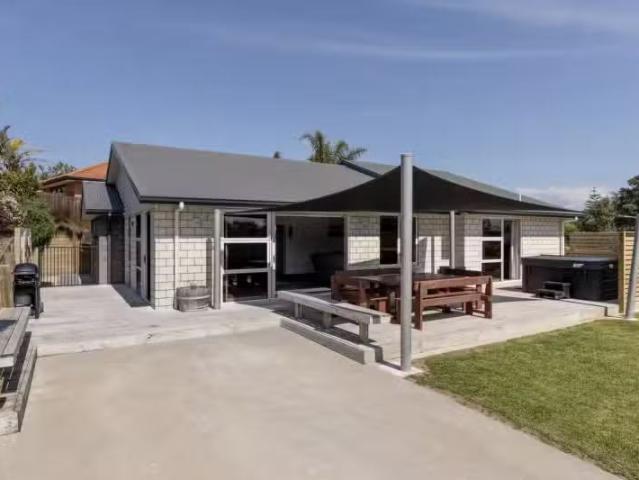 20 Fishermans Drive, Coastlands, Whakatane