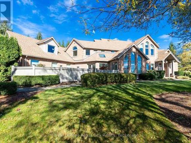 20 Fox Run Drive, Puslinch, ON, N0B 2J0 Luxury House for sale | Listing ID X13538 | Royal LePage Carriage Trade Luxury Properties