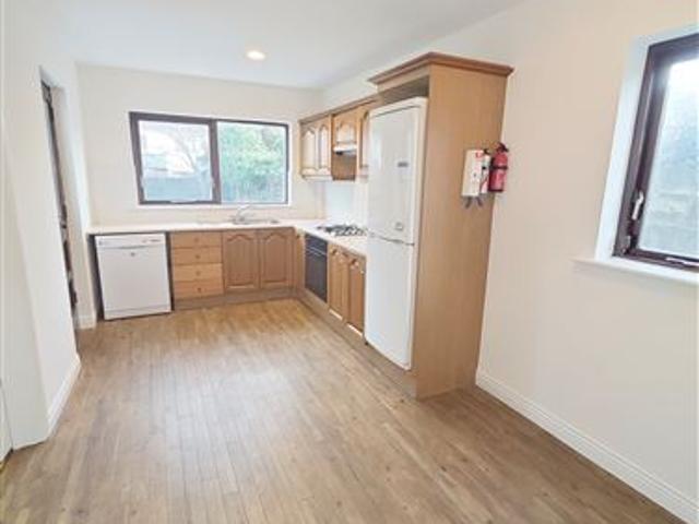 20 Glenbourne View, Leopardstown, Dublin 18 Park Auctioneers 4901 MyHome. Ie Residential