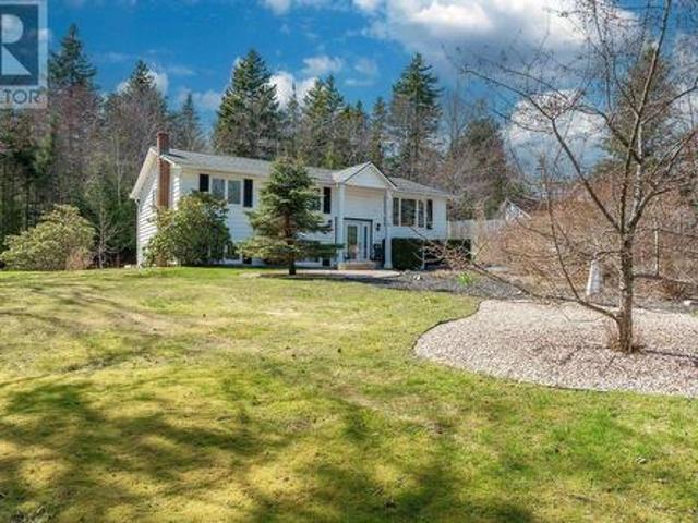 20 Kipawa Crescent, Hammonds Plains, NS, B4B 1N2 house for sale | Listing ID 202509 | Royal LePage