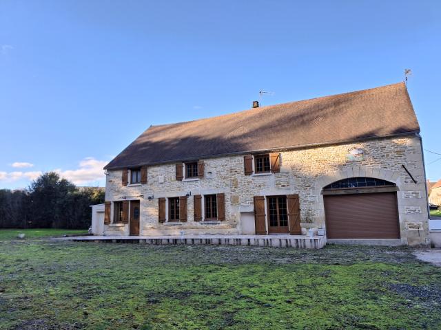 20 km Est La Charité sur Loire, 2h30 sud Paris A77, belle maison de campagne