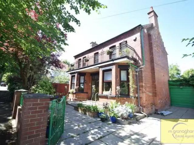 20 Knutsford Drive