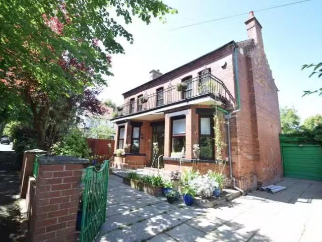 20 Knutsford Drive