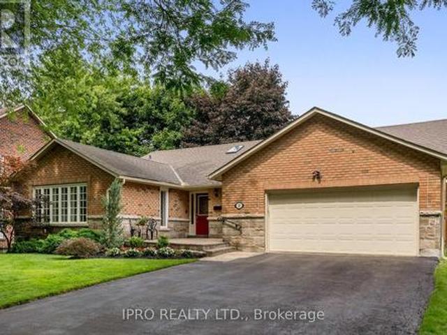 20 Lennox Court, Brampton, ON, L6Z 1V9 house for sale | Listing ID W12309 | Royal LePage