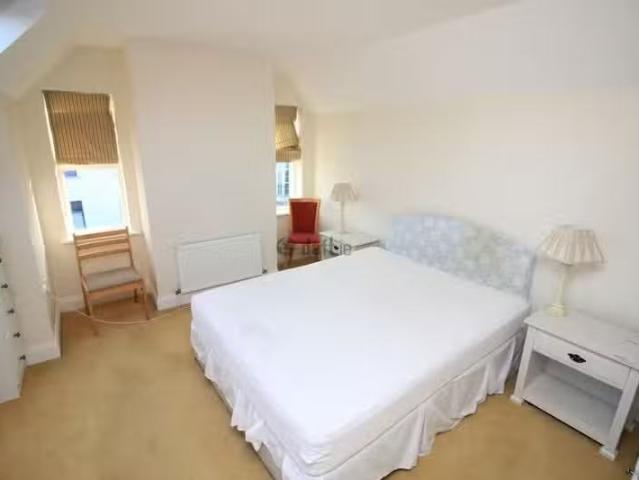20 Lower O'Connell Street, Kinsale, Kinsale, Co. Cork is for r.