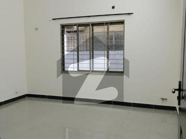20 marla 4 bedroom house availble for rent in askari 11 lahore askari 11