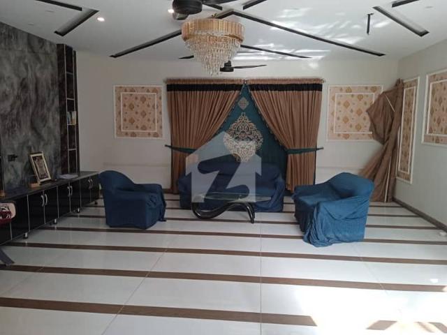 20 Marla Upper Portion Available For Rent In Old Officer Colony