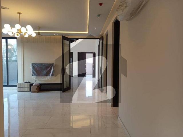 20 marla brand new house for rent in phase 6 with full basement
