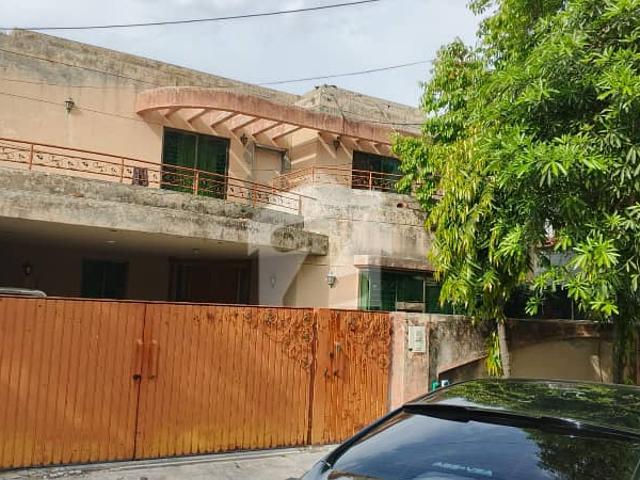 20 Marla Bungalow For Sale At Prime Location Of DHA Lahore Near To Park, Masjid And Commercial Market