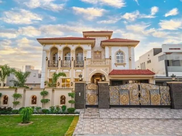20 marla elegant and fully maintained super hot located bungalow is available in the best block of dha lahore dha defence id 102452