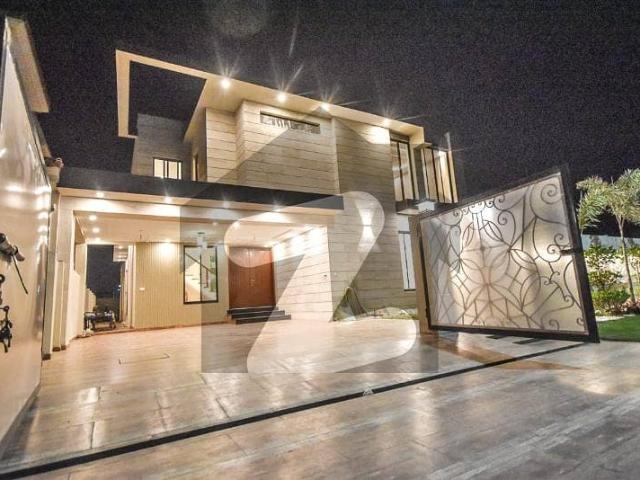 20 marla elegant and fully maintained super hot located bungalow is available in the best block of dha lahore