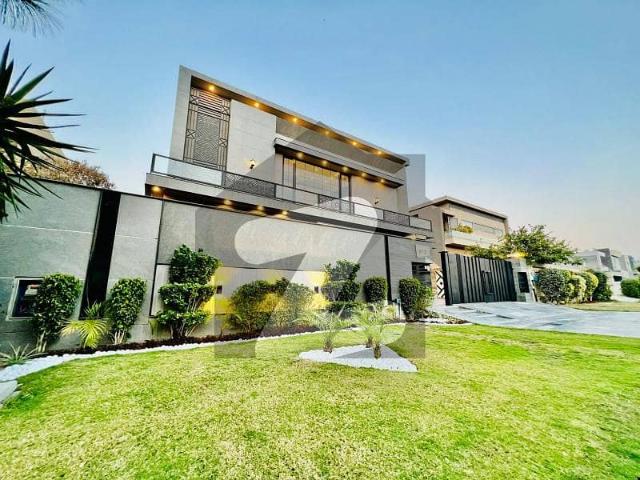 20 marla elegant and fully maintained super hot located bungalow is available in the best block of dha lahore