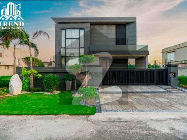 20 marla full basement furniished branded house for sale near park