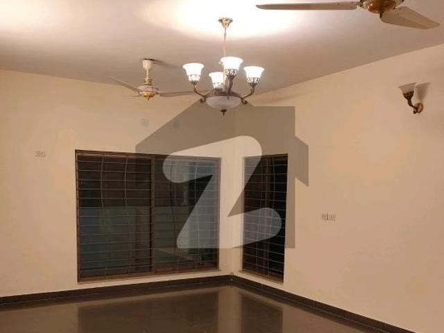 20 Marla House Up For Rent In Askari 11