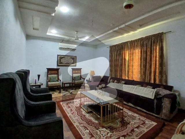 20 Marla Park Facing House For Sale Royal Bashir Garden