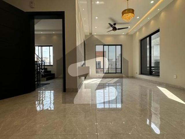 20 Marla House Available With Ideal Location Near Mosque, Park & Market Top City 1