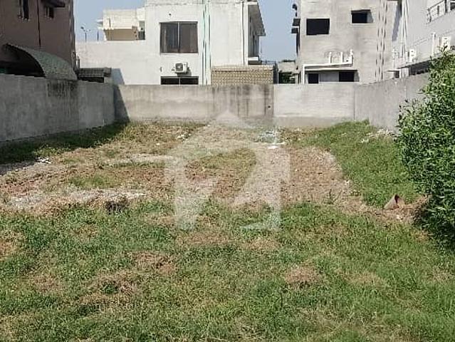 20 Marla Plot Available For Sale