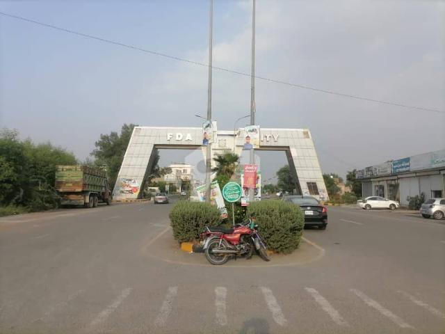 20 Marla Prime Location Plot Of FDA City B4 Block Faisalabad