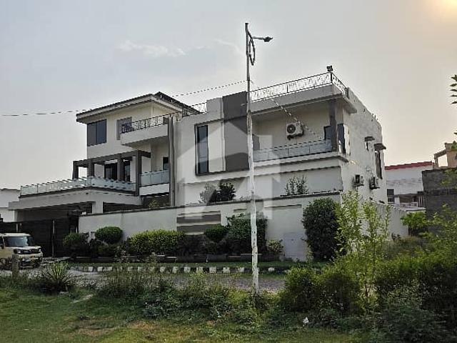 20 Marla Solar Equipped & Furnished House Park & Masjid Facing Direct Owner