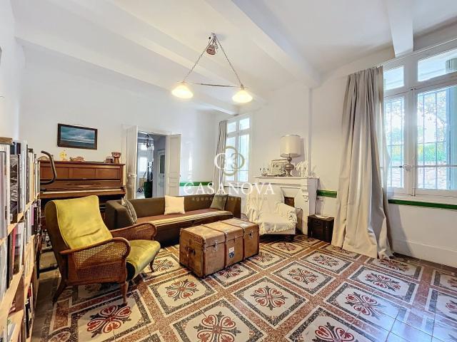 20 min PEZENAS Maison de caractère 367 m2, 7 ch, idéale pour. 367m² Pézenas