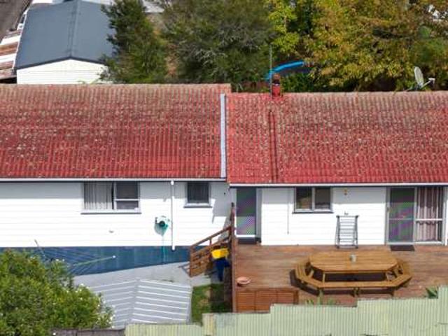 20 Newham Place, Henderson, Waitakere City
