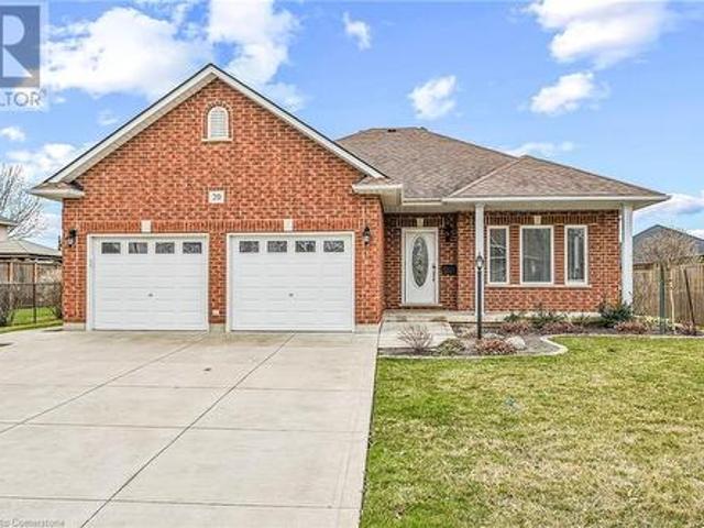 20 Oak Crescent, Hagersville, ON, N0A 1H0 house for sale | Listing ID 40716 | Royal LePage