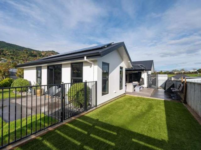 20 Pine Crest Drive, Richmond, Tasman