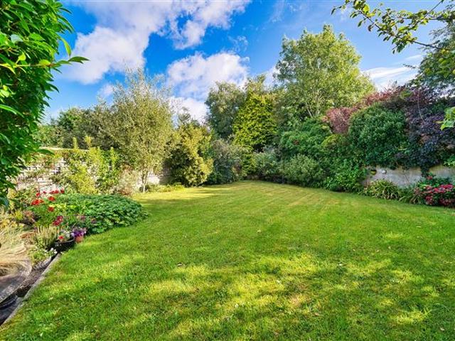 20 River Forest View, Leixlip, Kildare RE/MAX Partners 4953 MyHome. Ie Residential