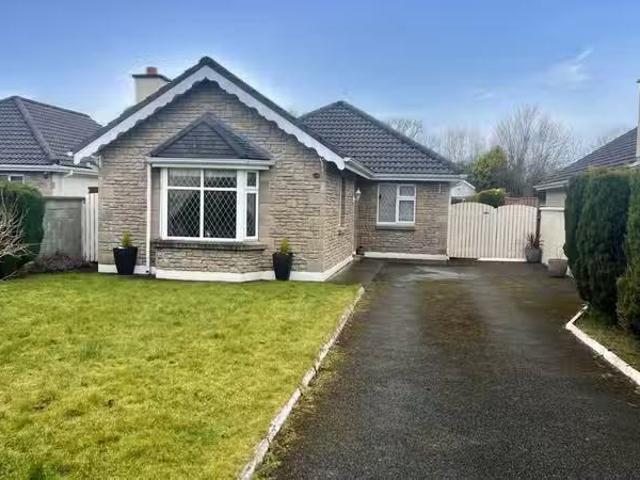 20 Riverside View, The Pines, Ballinasloe, Co. Galway, H53PY50.