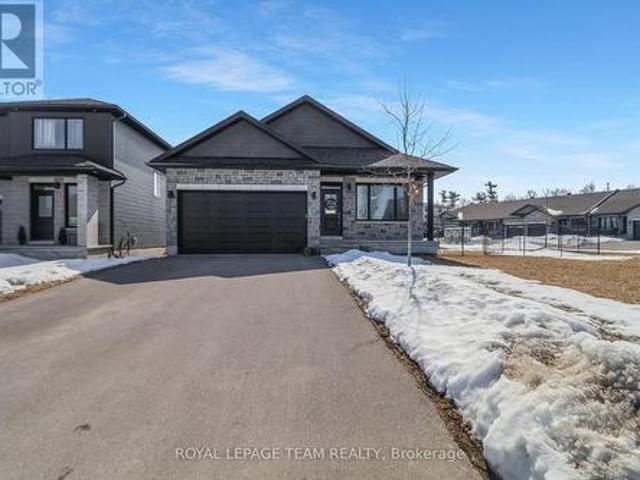20 Seabert Drive, Arnprior, ON, K7S 0H9 house for sale | Listing ID X13547 | Royal LePage