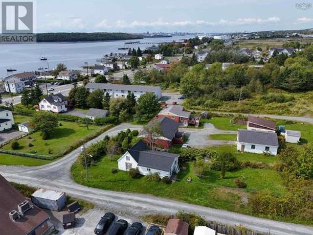 20 Silvers Lane, Eastern Passage, NS, B3G 1M4 house for sale | Listing ID 202504 | Royal LePage