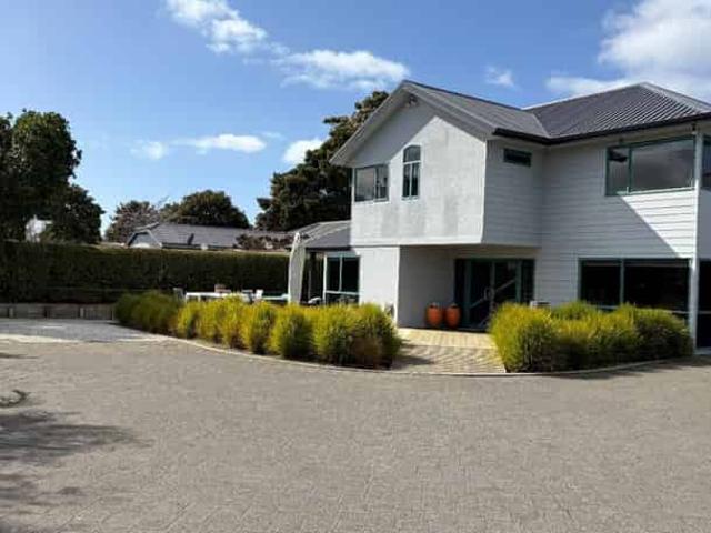20 Sunrise Avenue, Mount Maunganui, Tauranga
