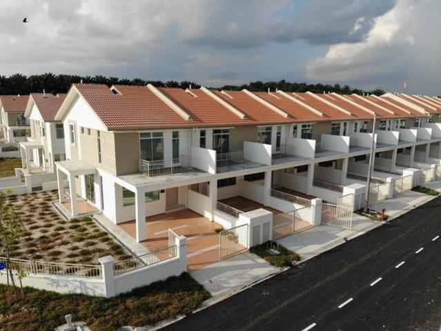 20ft Corner Lot Seremban 2 40x75 4R4B Facing Garden Unit