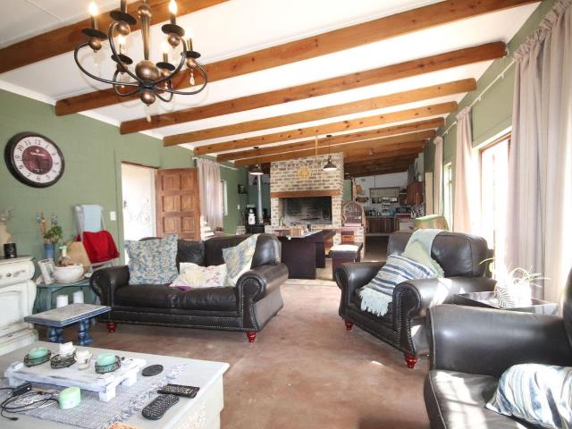 4 Bedroom House For Sale in Hartebeesfontein