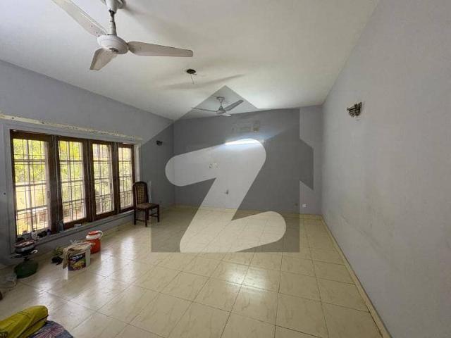 20KV Solar Commercial and Family Use 1 Kanal Slightly Used Modern Design House For Rent In DHA Phase 3 Block Y Lahore