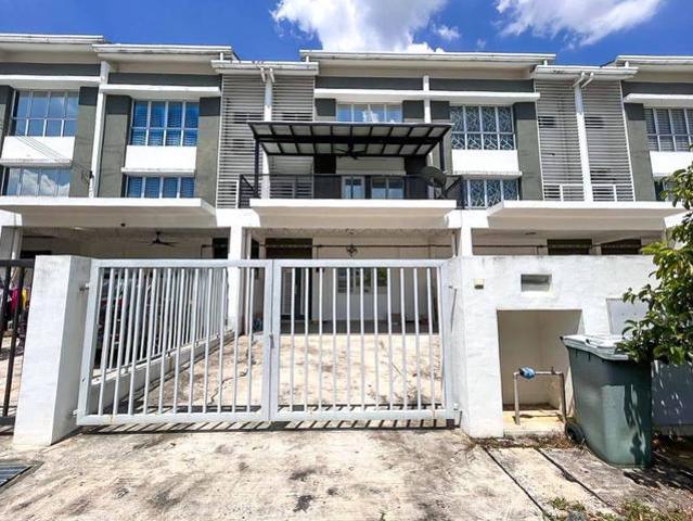20x65 RENOVATED 3 Storey Azalea Bukit Rahman Putra Sungai Buloh