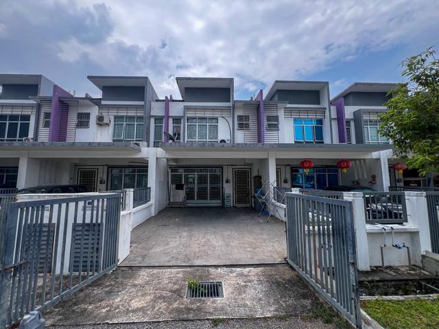 Corner Lot 2 Tingkat Dekat Sekolah Fasa 3