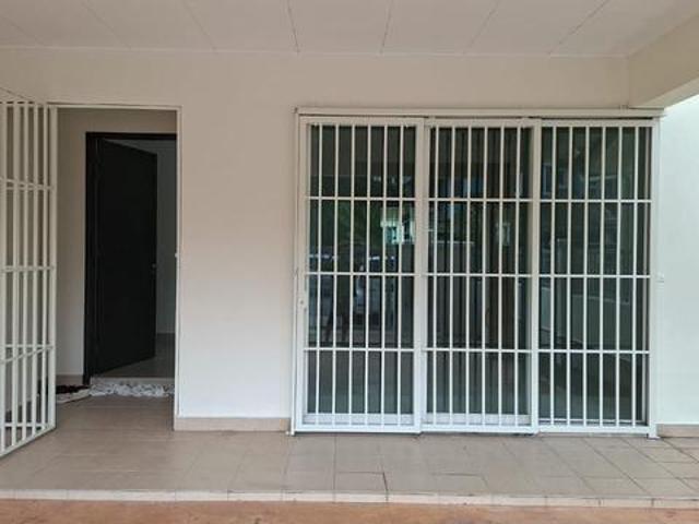 20x70 Double Storey House For sale 4Bedroom Puchong Prima